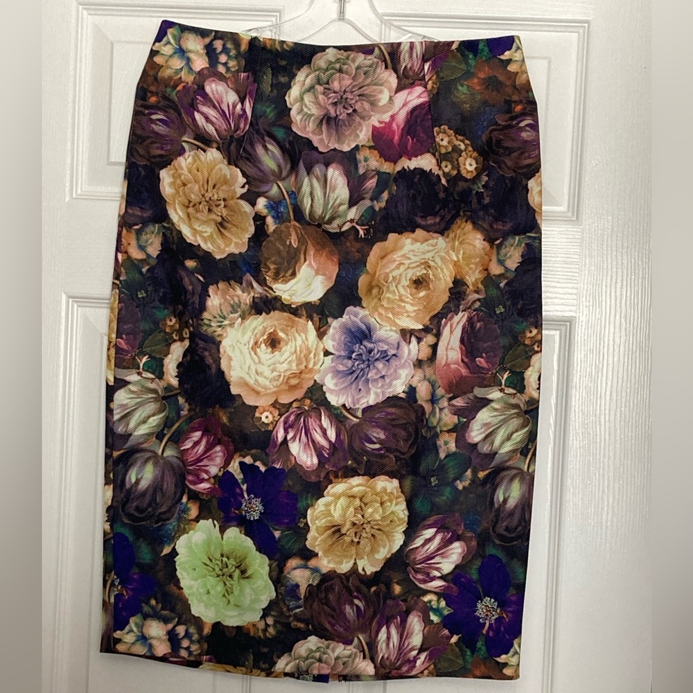 Darling clothes size L flower print . NWT